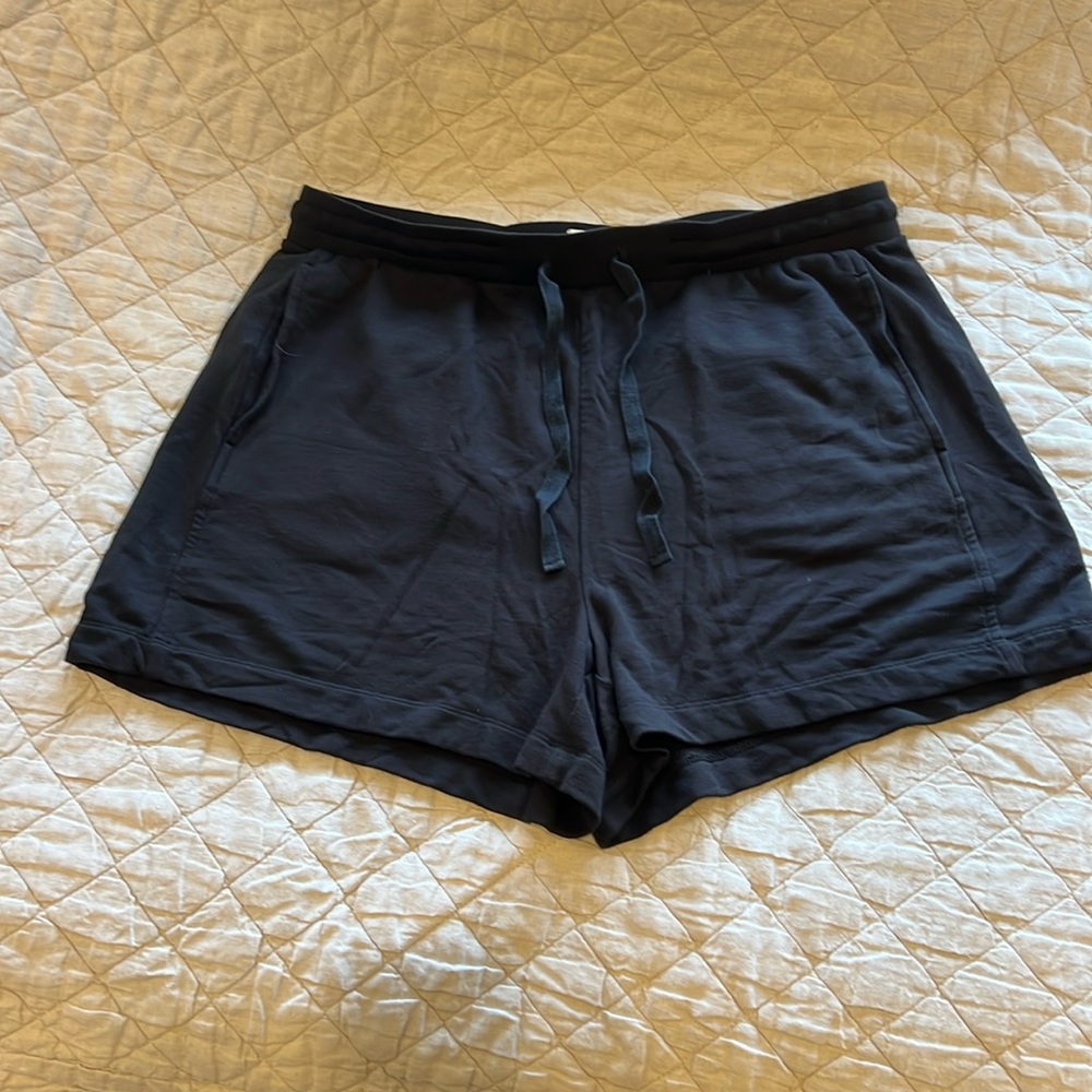 Lou & Grey shorts